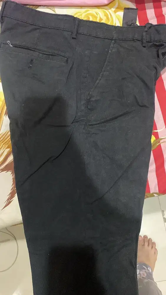 CELANA PRIA MERK EXECUTIVE