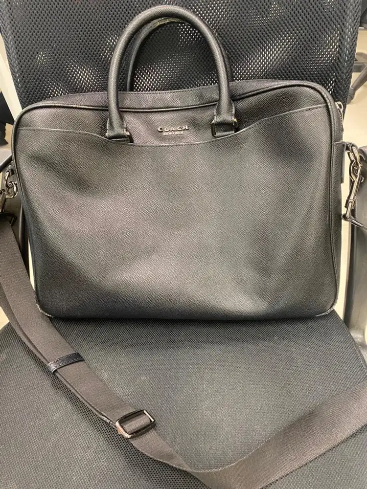 Di jual tas laptop coach ori (bekas)