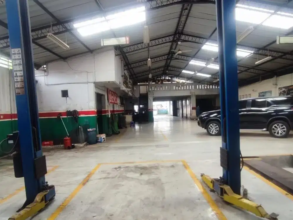 Dijual Bengkel Pinggir Jalan Area Karawaci Tangerang