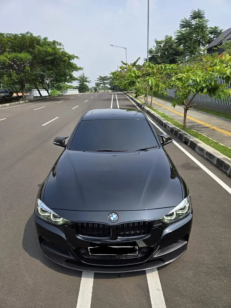 BMW 330i 2018 Bensin