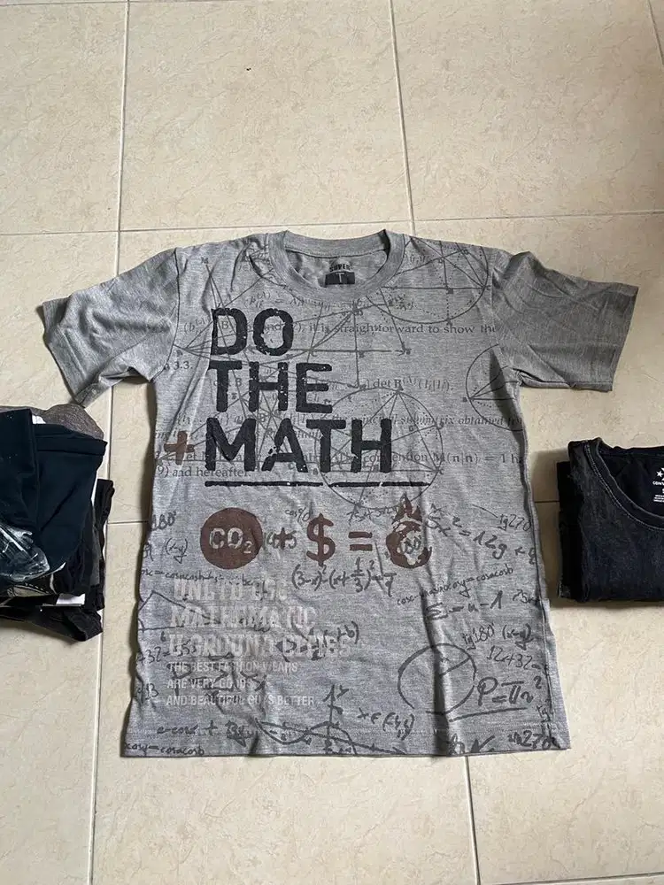 Kaos Super T Original Second Bekas Preloved