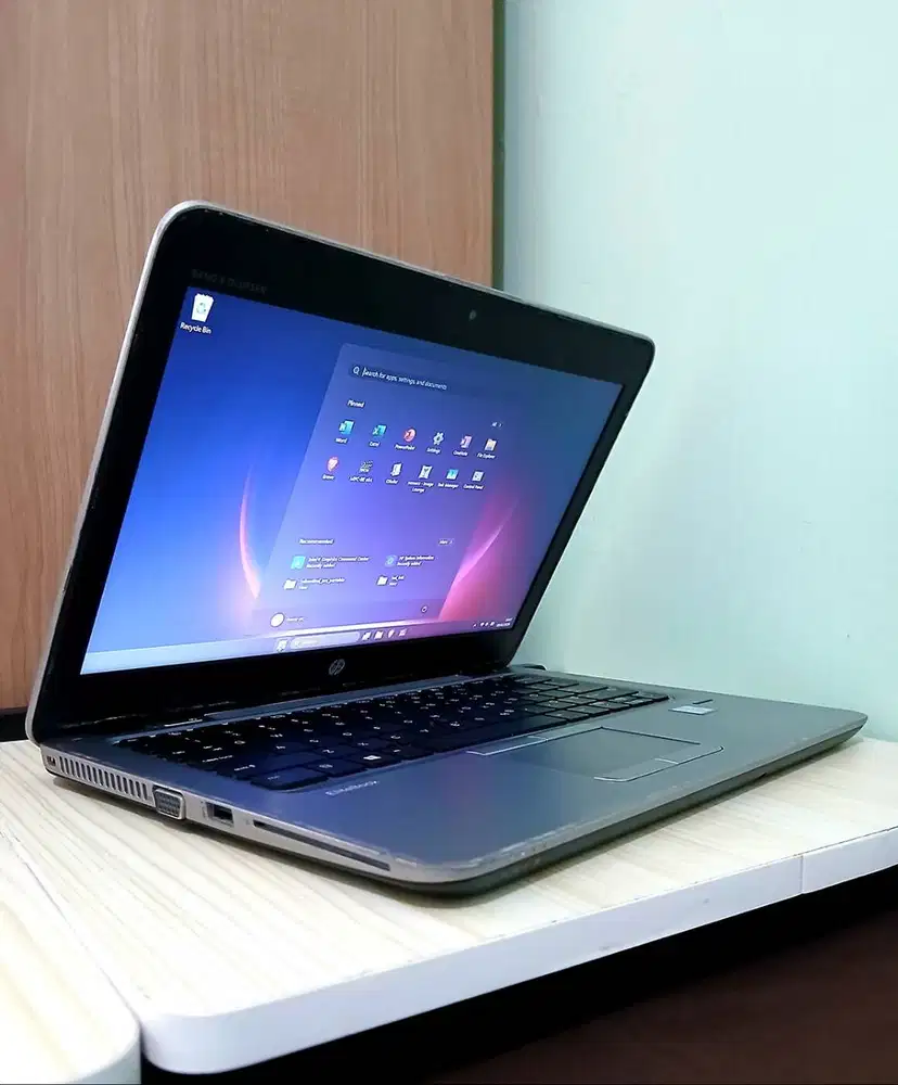 HP Elitebook 820 G4 | i5-7200U | 16GB DDR4 RAM | 240GB SSD | Ultrabook