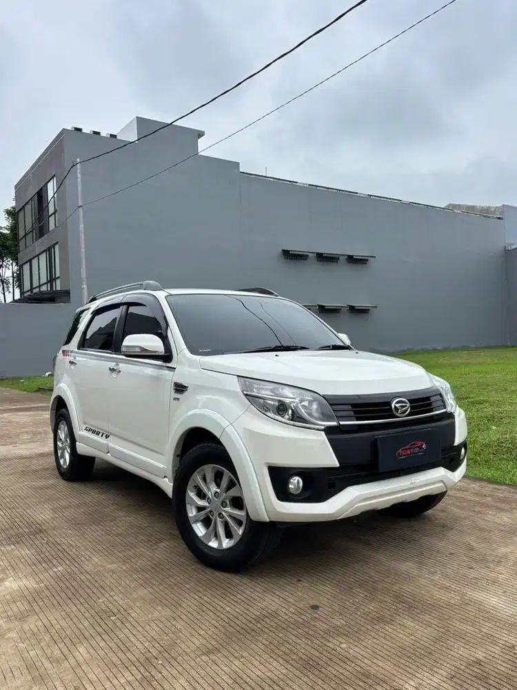 Daihatsu Terios 1.5 R 2015 Automatic ( Putih Metalik )