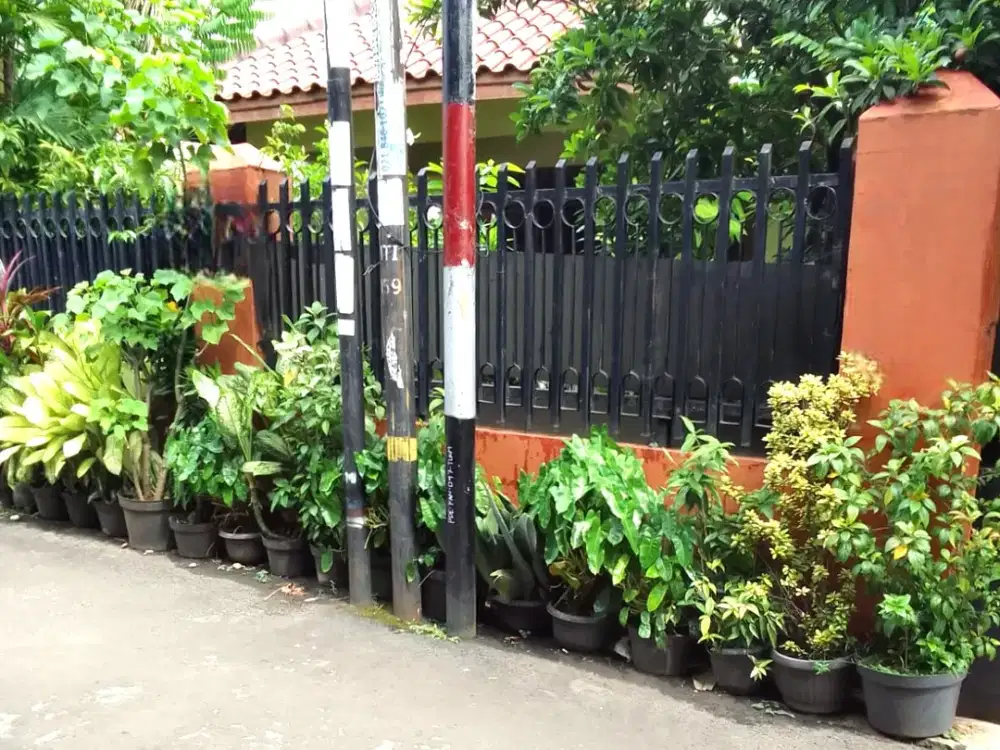 Rumah Komplek Muda Parsi 2lt luas 323m type 5KT Pondok Gede Bekasi