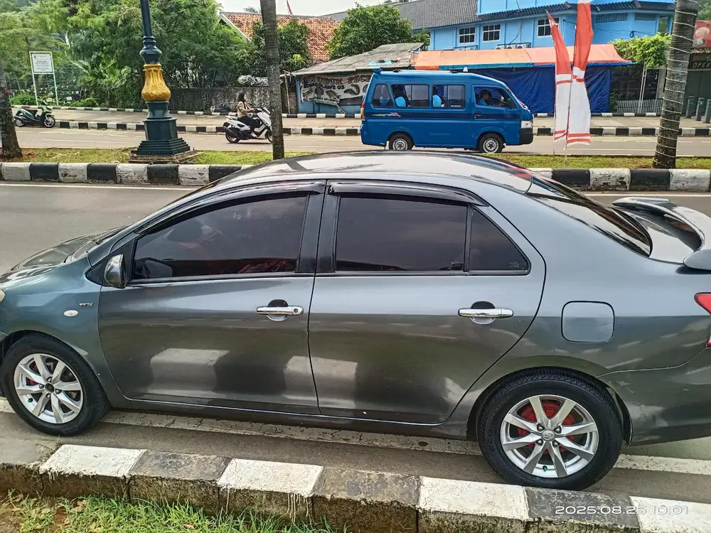 Toyota Limo 2012 Bensin