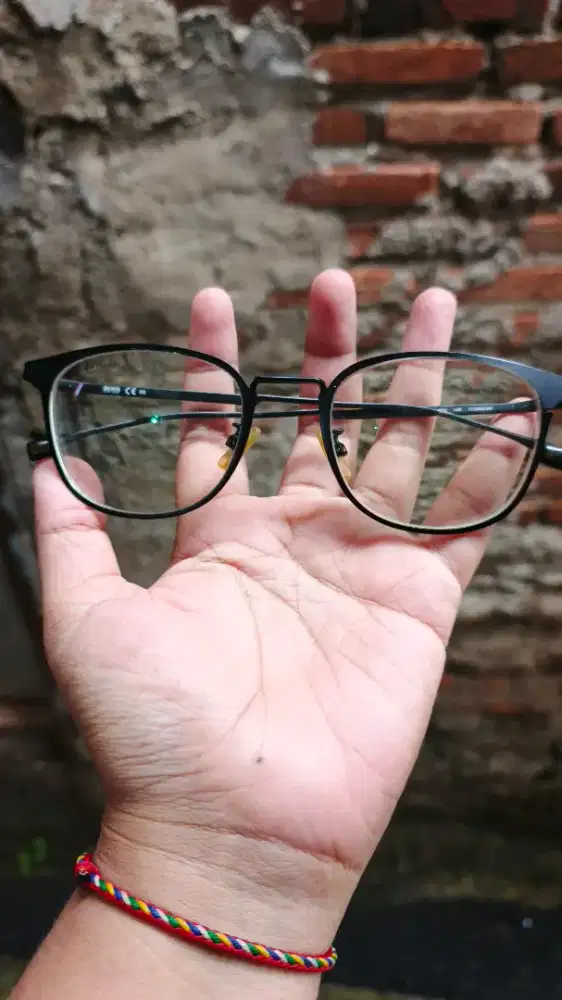 Kaca mata pria Hugo Boss