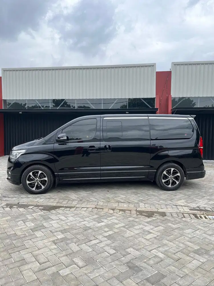 Low km Hyundai H-1 royale 2018 Diesel
