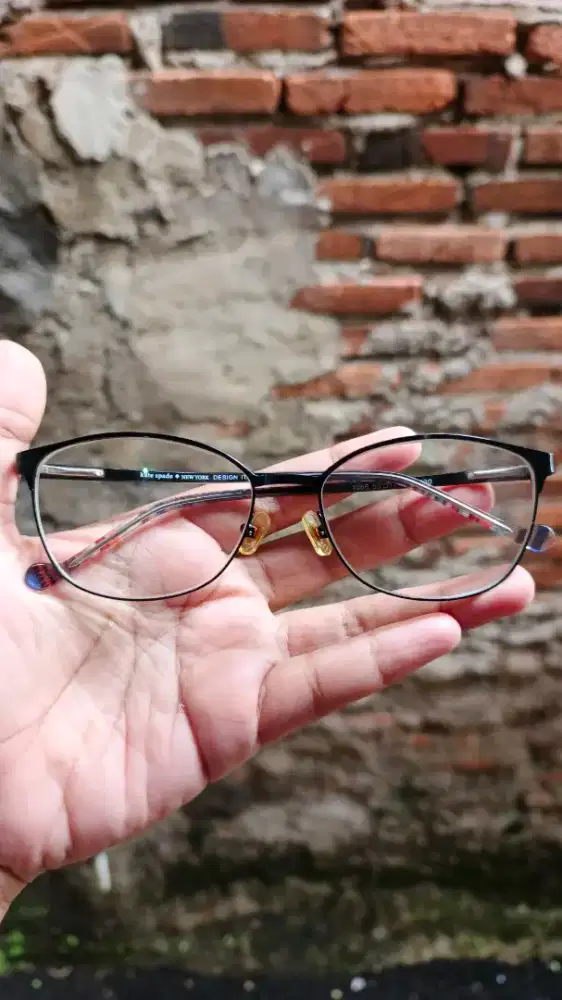 Kaca mata wanita Kate Spade