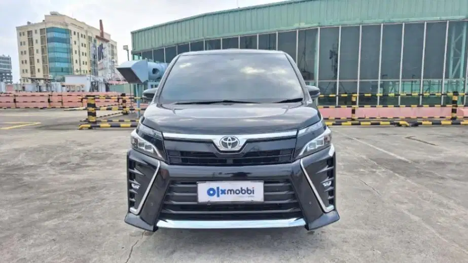 Toyota Voxy 2.0 Bensin-AT 2020