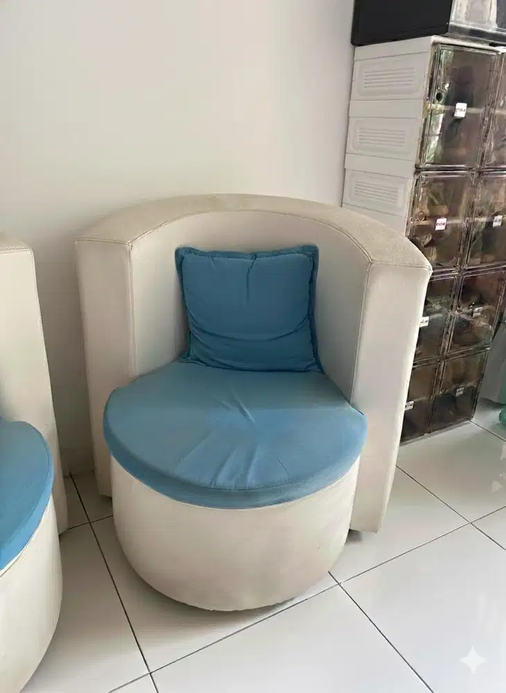 SOFA SINGLE LIKE NEW