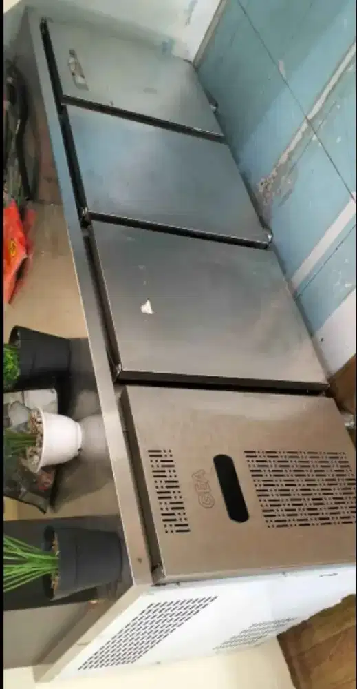 Undercounter Chiller 3 pintu GEA