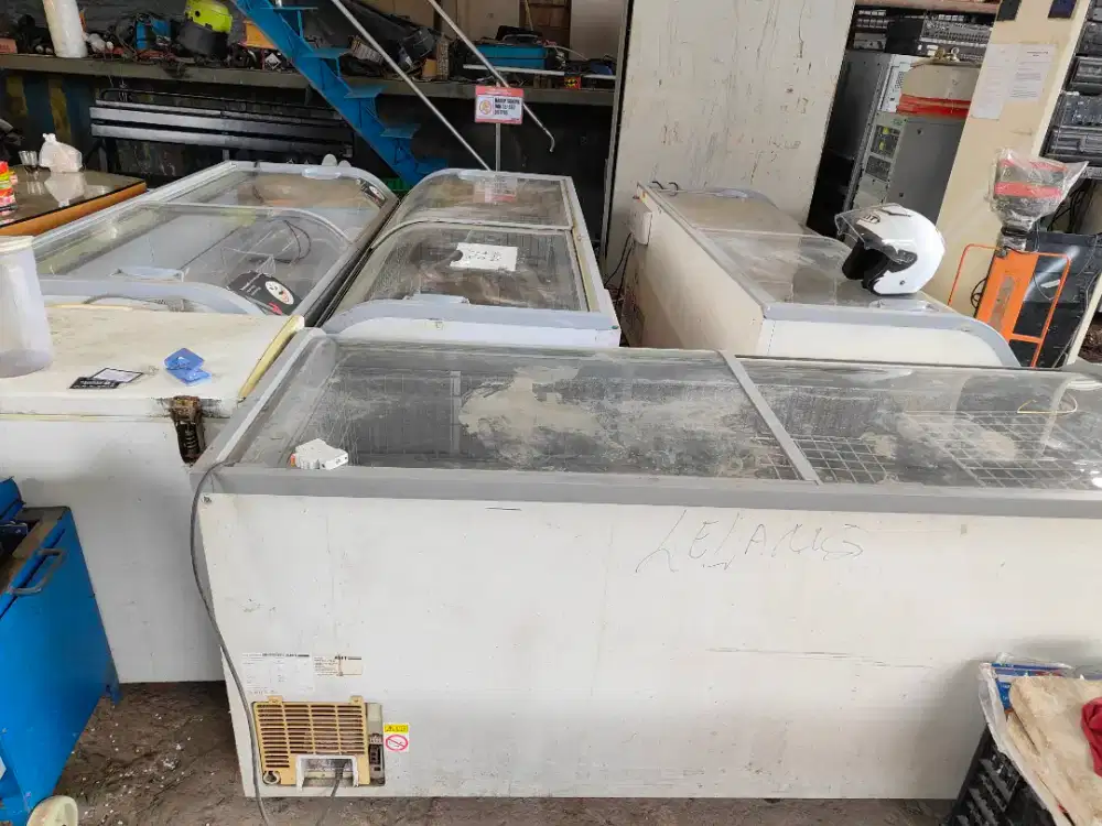 freezer sleding kaca melengkung 650-700 liter