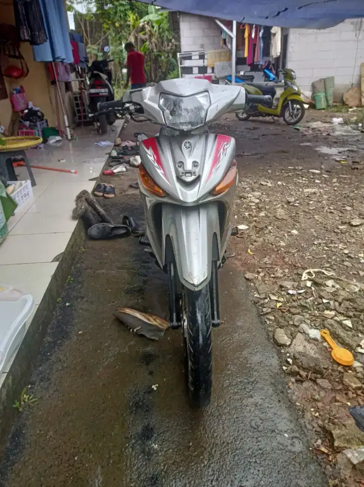 Yamaha Vega ZR silver