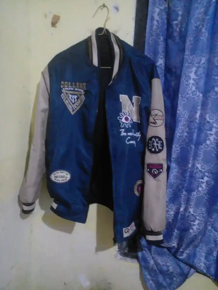 Di jual jaket besball kondisi masih bagus