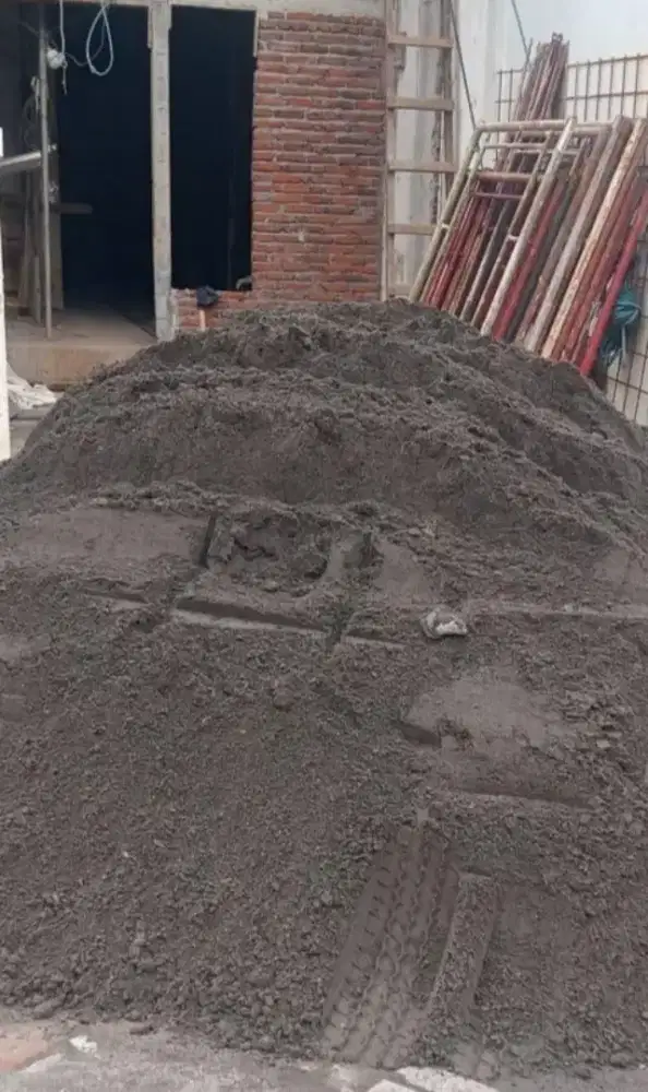 Pasir Lumajang Super / Asli Tambang
Halus - Kasar 7 kubik - 7,2 Kubik