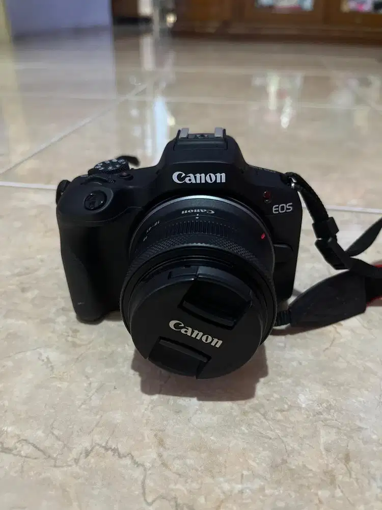 Dijual kamera canon EOS R100