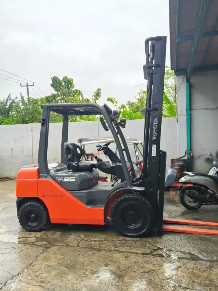 Forklift Toyota 2,5 Ton,Manual,Tiang 5 Meter,1DZ-II,8FD25,Tahun 2017