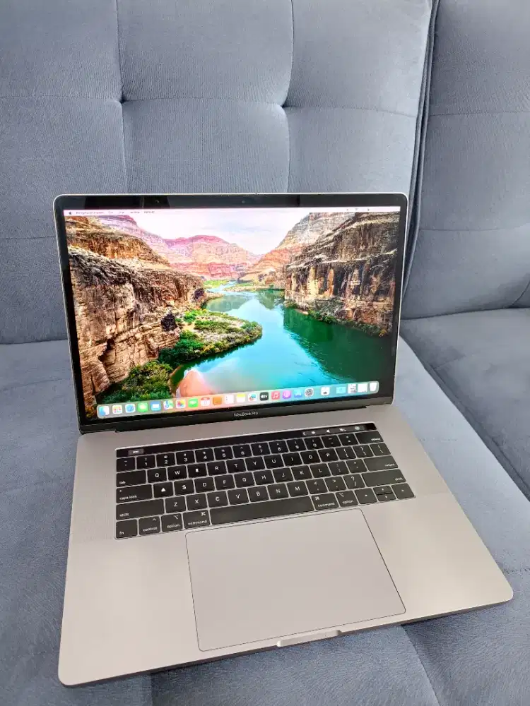MACBOOK PRO 2019 15 INCH I7 16/512 GREY