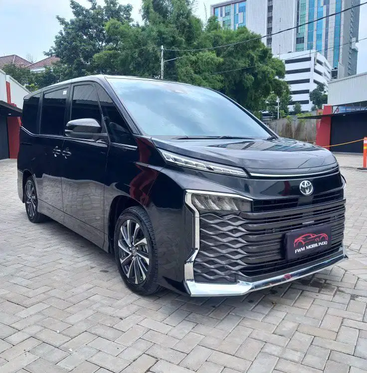 toyota voxy 2.0 facelift 2022 TSS, siap pakai, mulus