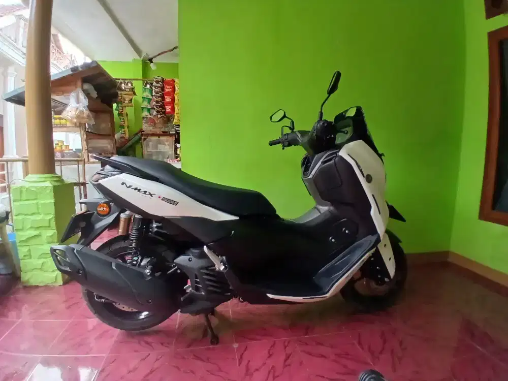 Yamaha N MAX NEO S ( KEYLESS ) PUTIH