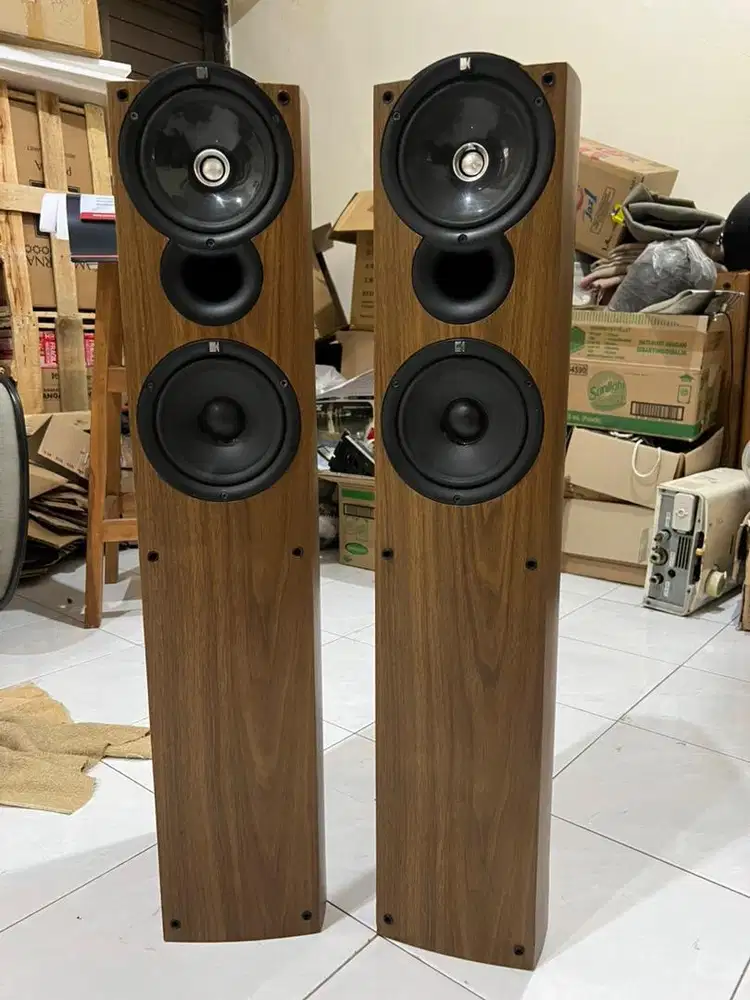 Kef Q4 England Original