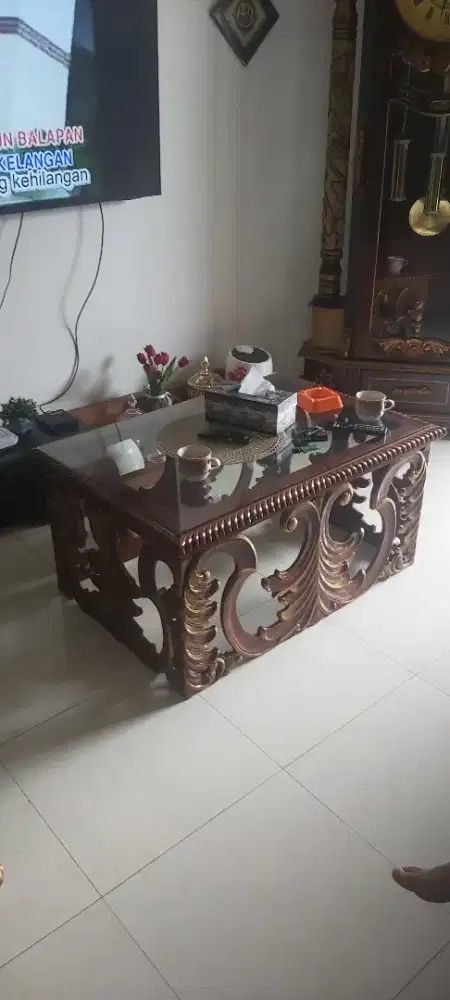 Borongan Set Sofa , Set Meja Makan dan Lemari serbaguna