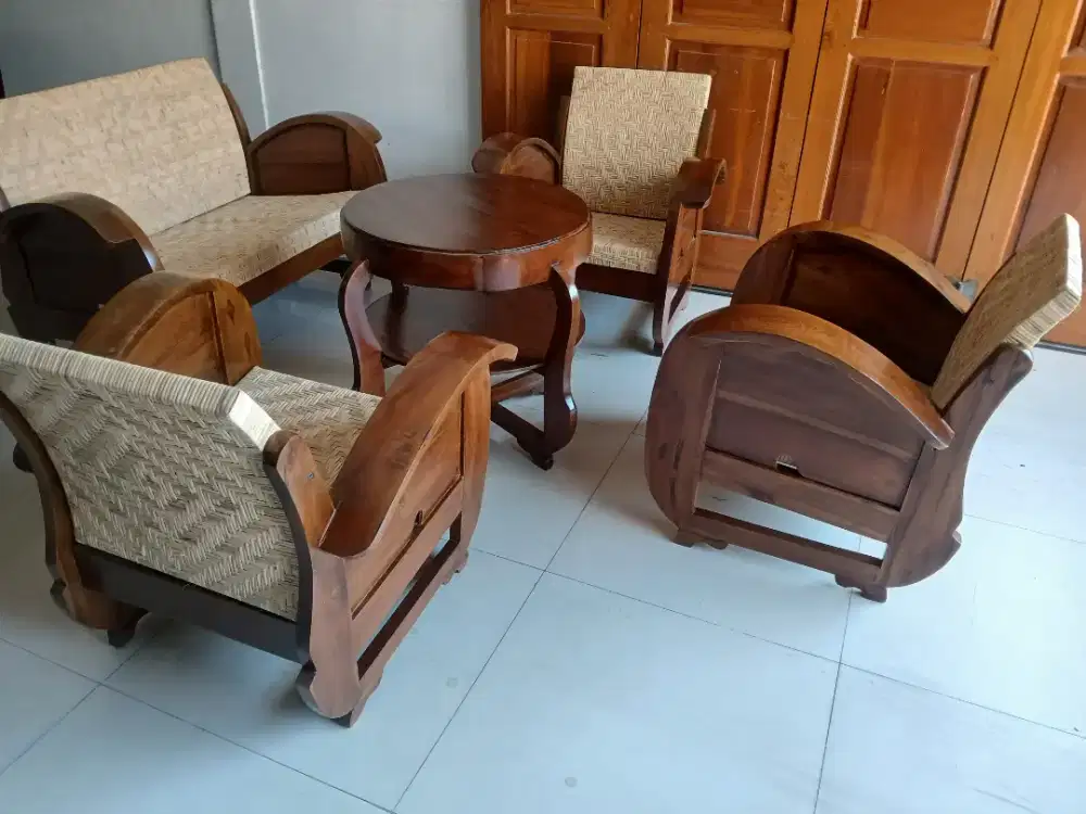 Kursi Sedan Rotan Antik Lawasan