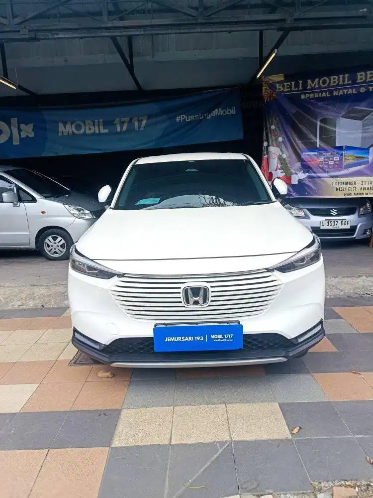 HONDA 2023 HRV 1.5 AT PUTIH MOBIL 1717 JEMURSARI