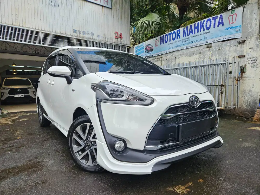 43 rb km Toyota Sienta 1.5 Q cvt 2018 nik 2017 putih white bagus ori