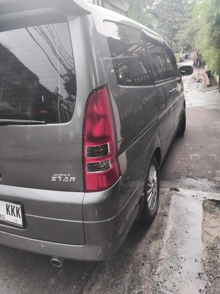 Nissan Serena 2010 Bensin