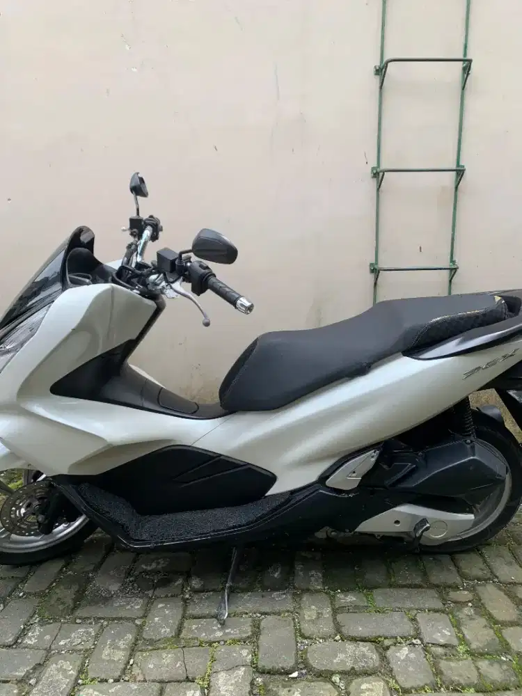 PCX 2018 white Murah
