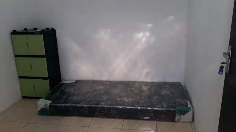 Kosan Murah strategis di Utan kayu AC 1.1 JT non AC 750 rb