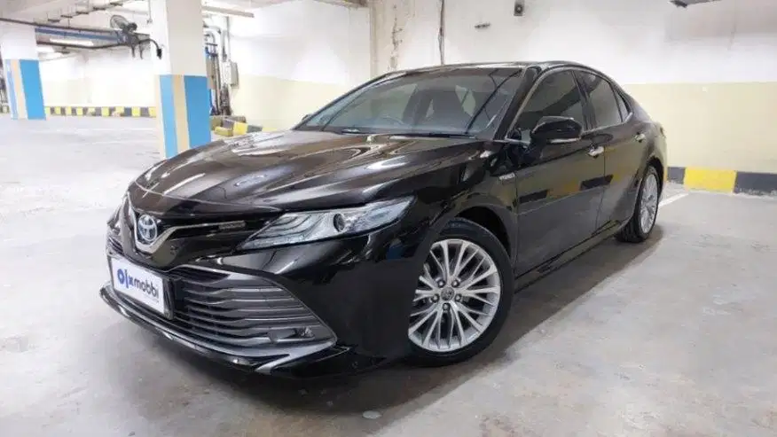 LOW DP Toyota Camry 2.5 Hybrid-AT 2019 8GW