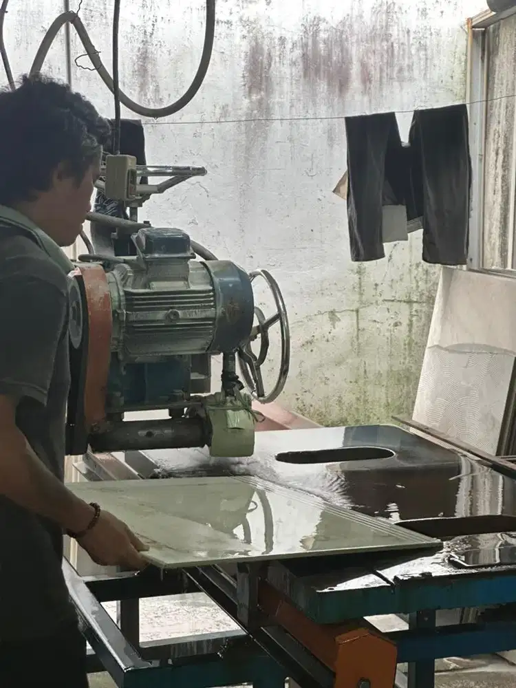 JASA POTONG / STEPNOSING GRANITE KERAMIK MARMER KALIMANTAN TIMUR