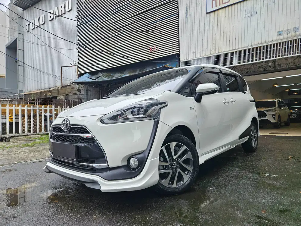 43 rb km Toyota Sienta 1.5 Q cvt 2018 nik 2017 putih white bagus ori