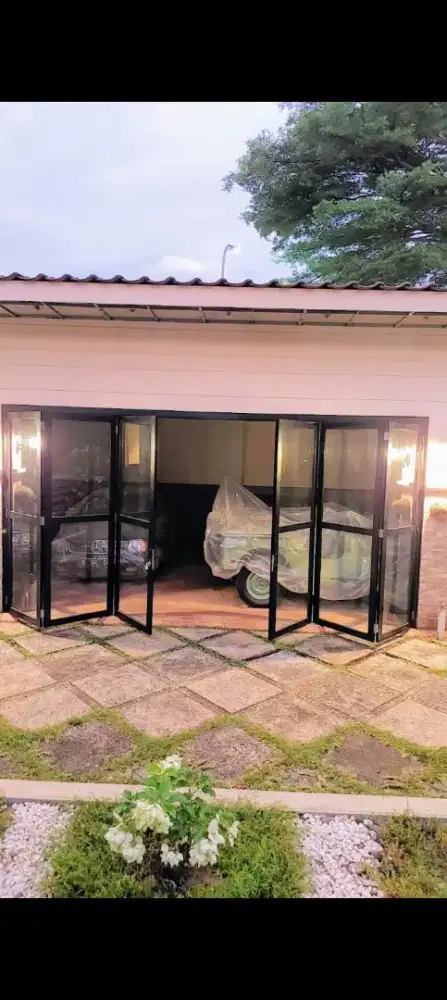 Pintu Lipat Aluminium – Kuat, Rapi & Custom | Cocok Rumah & Ruko