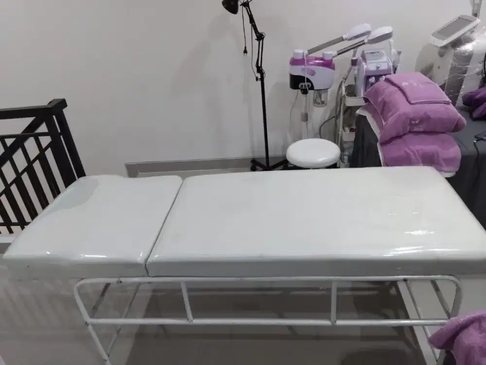 Dijual bed klinik/salon