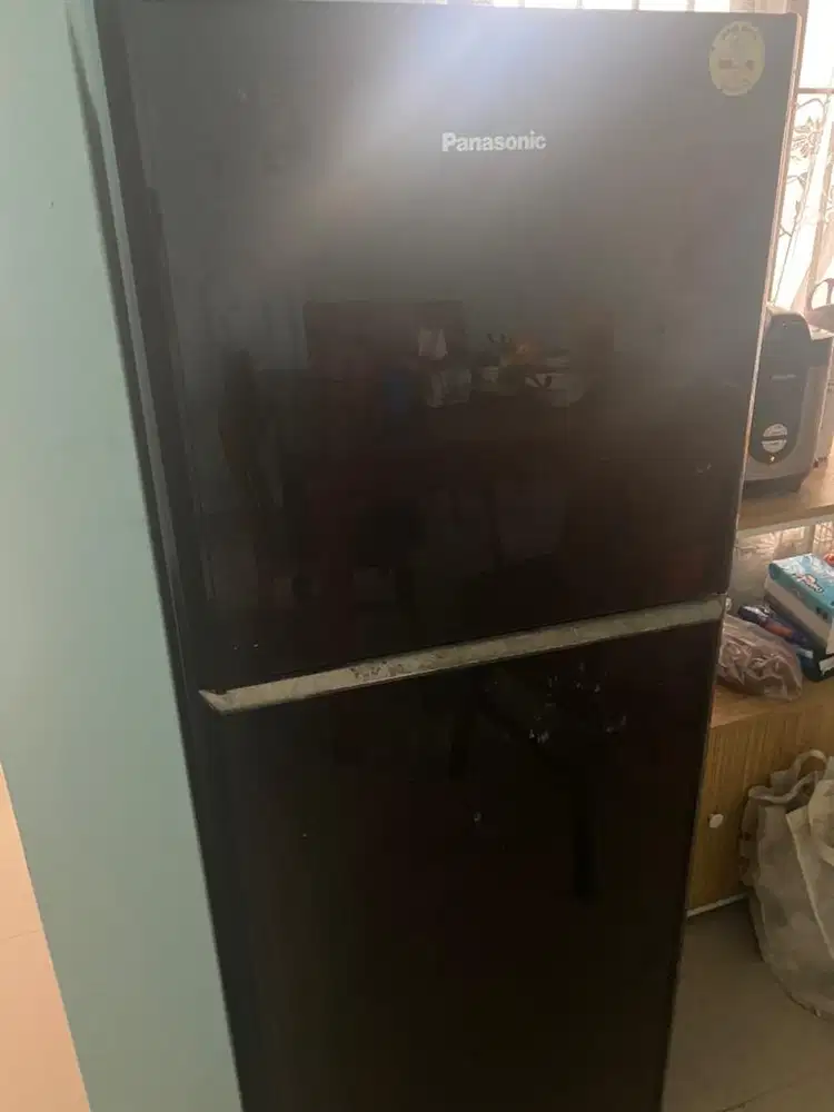 Kulkas Panasonic 2 pintu