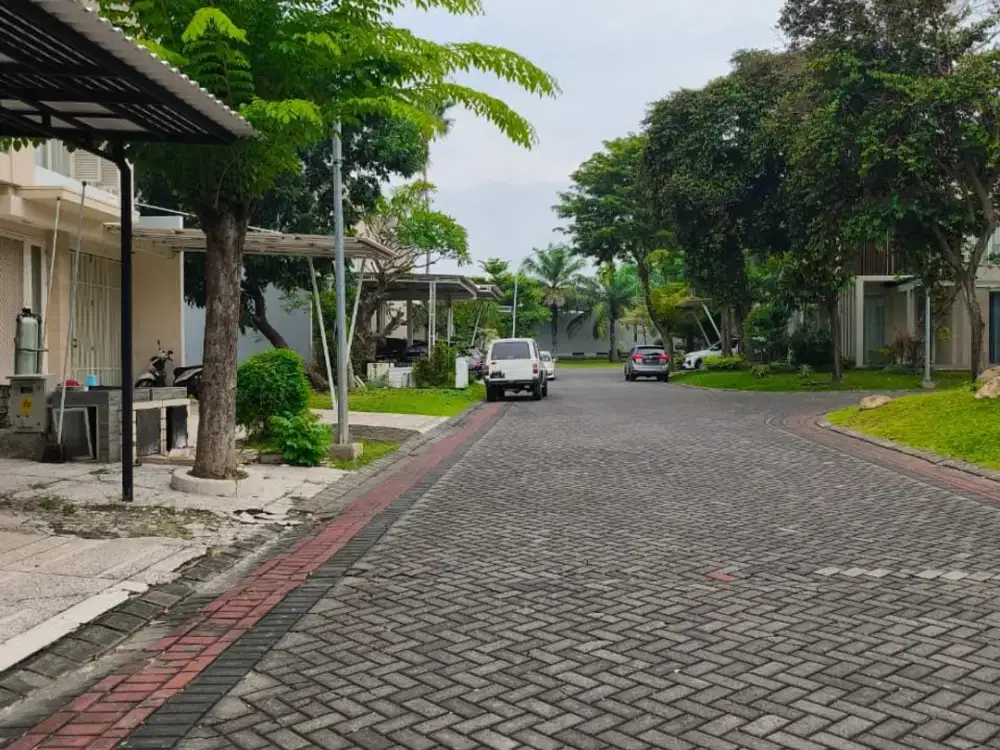 Dijual Rumah Full Renov Pakuwon Indah Semi Furnish Strategis Siap Huni