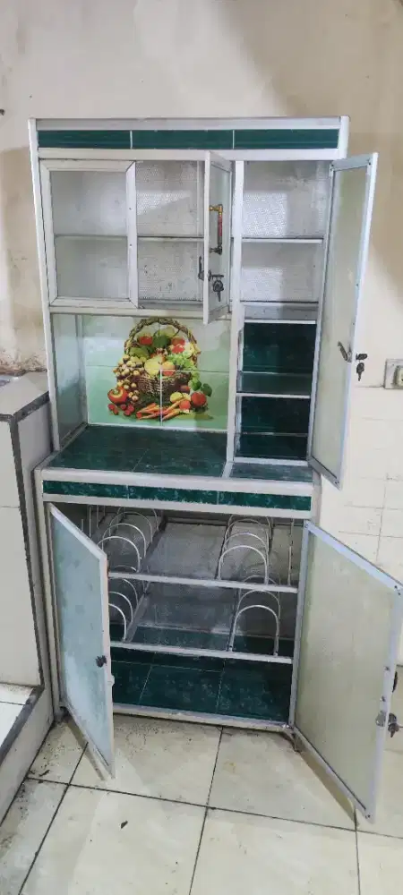 lemari piring alumunium kaca