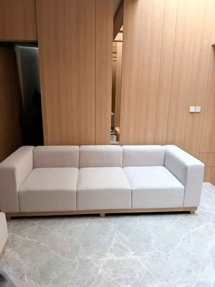 Sofa panjang + 1 sofa kecil