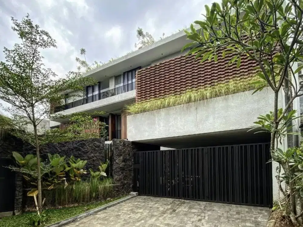 Dijual Rumah di Jalan Matahari Timur