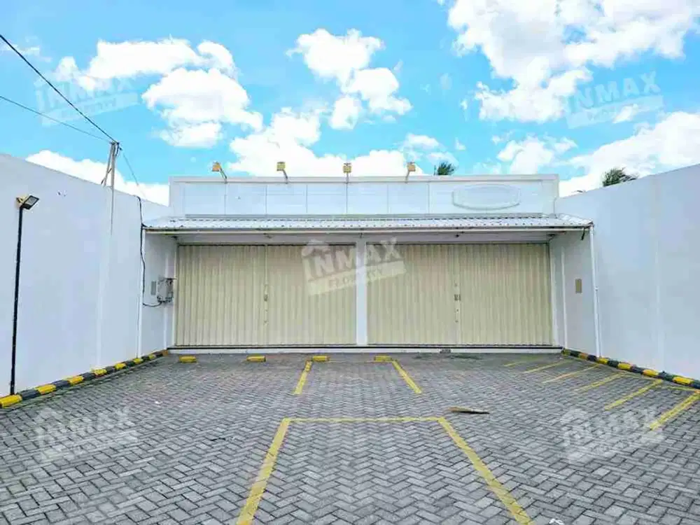 Ruko Lebar 12 Meter Mayjen Sungkono Buring Malang , Parkiran luas