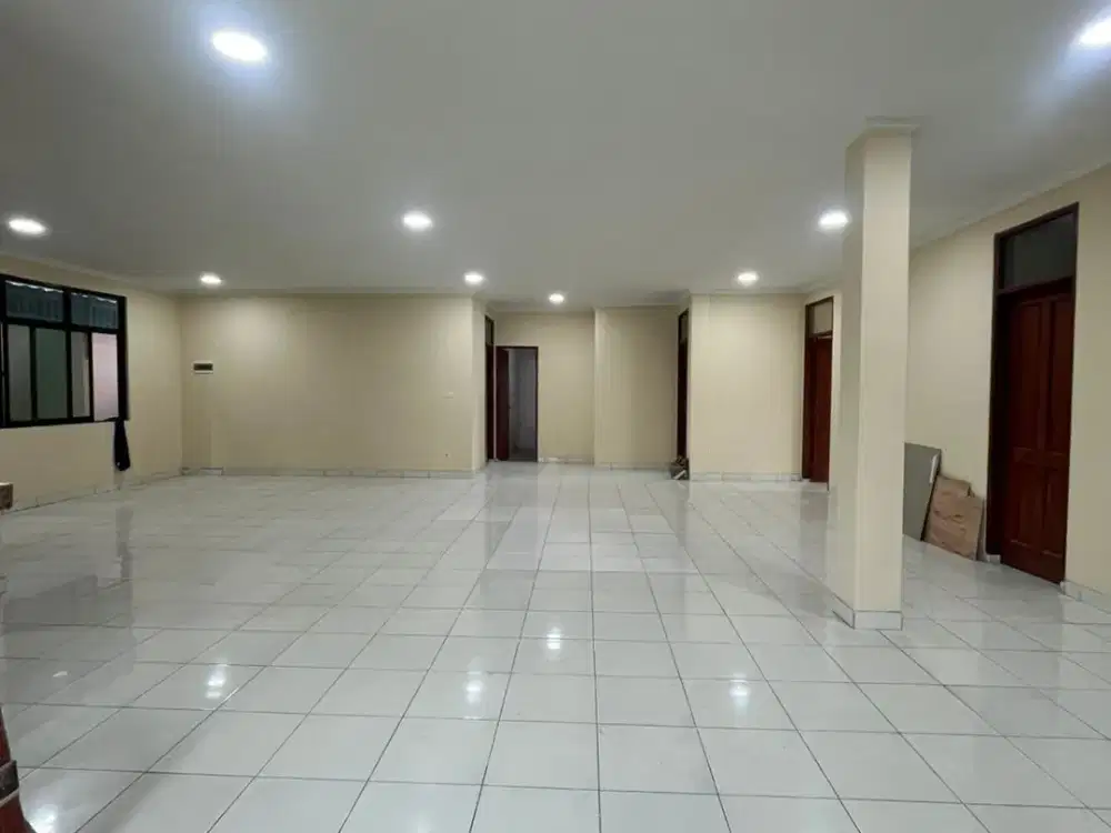 Disewa tempat Usaha Ex Supermarket Area Kebayoran Baru