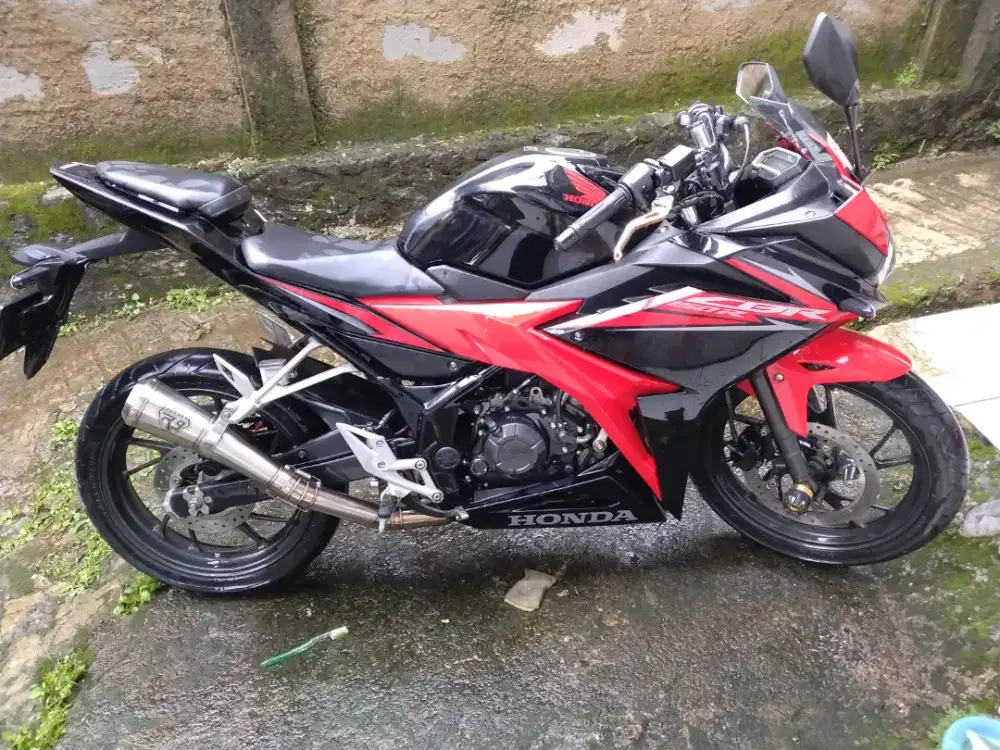 Jual motor CBR 150 -18.500.000