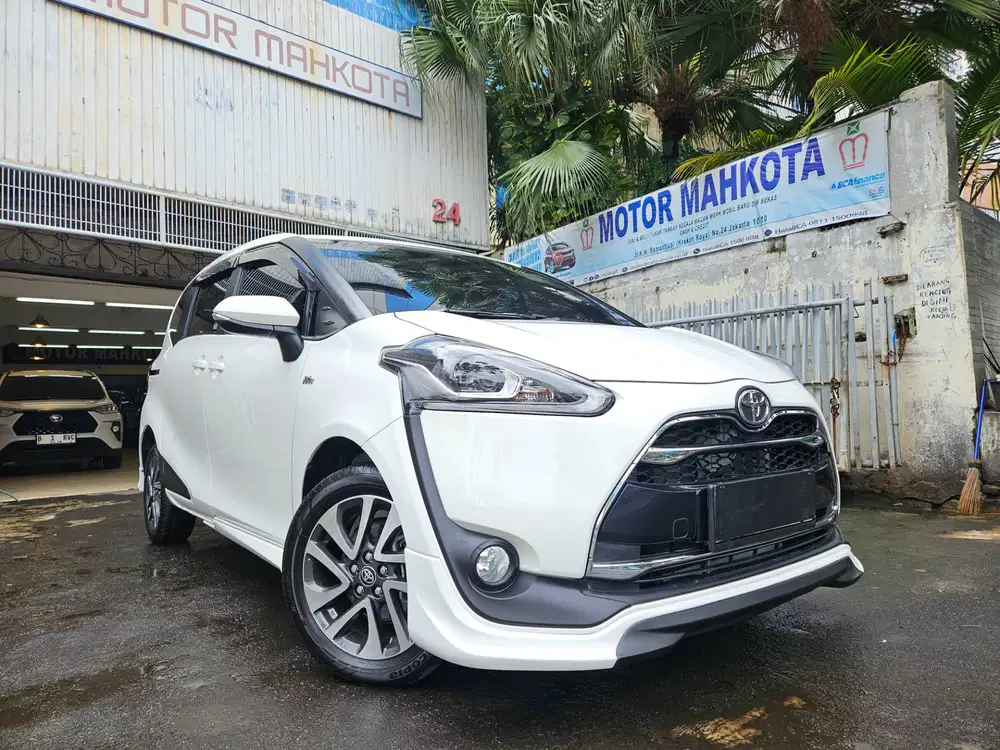 43 rb km Toyota Sienta Q 1.5 CVT 2018 nik 2017 putih white antik bagus