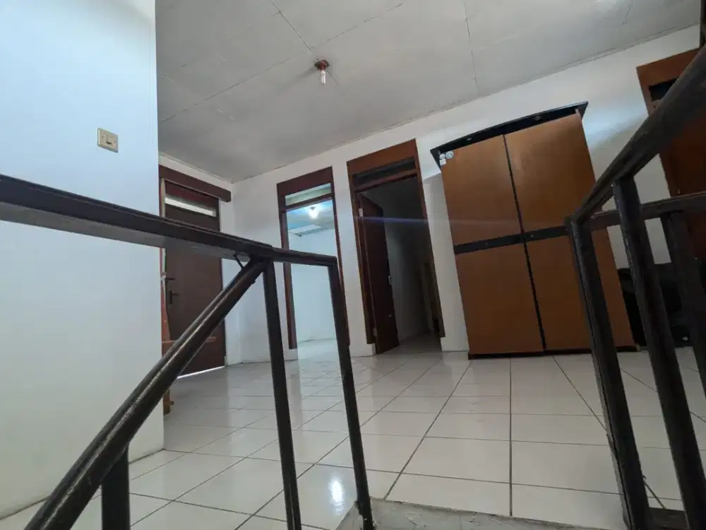 Jual rumah di Komplek Tubagus ismail Bandung Kota lokasi strategis harga nego