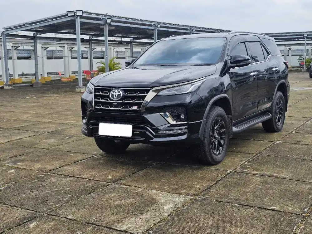Fortuner GR 2.8 CC 2022 KM 14ribu