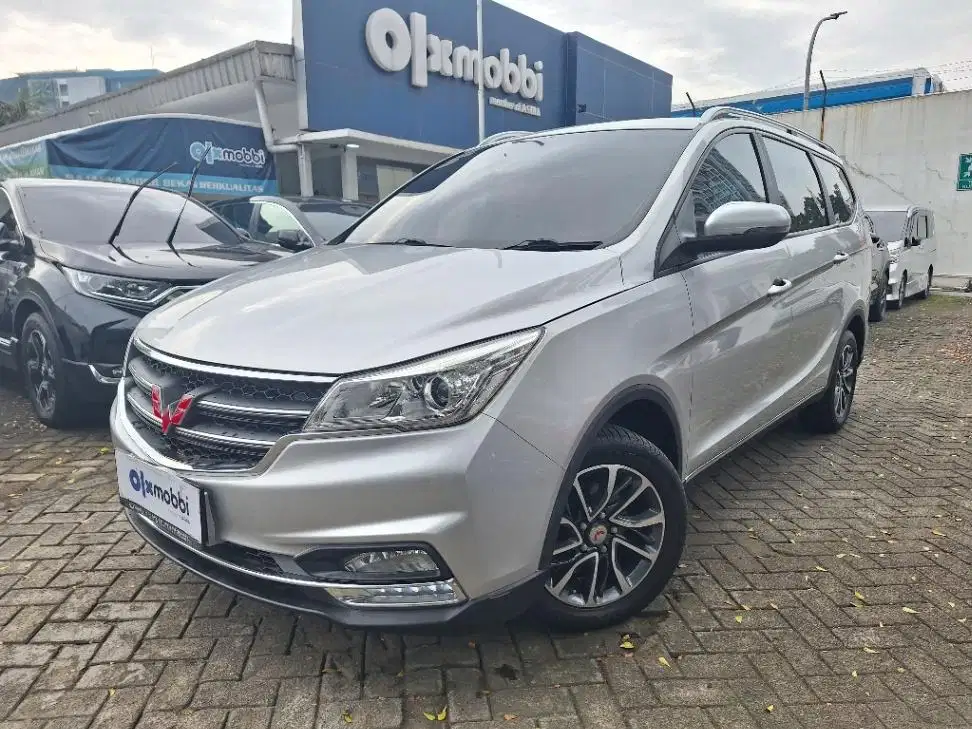 DP MURAH Wuling Cortez 1.8 C Bensin-AT 2018 Silver C6BSF
