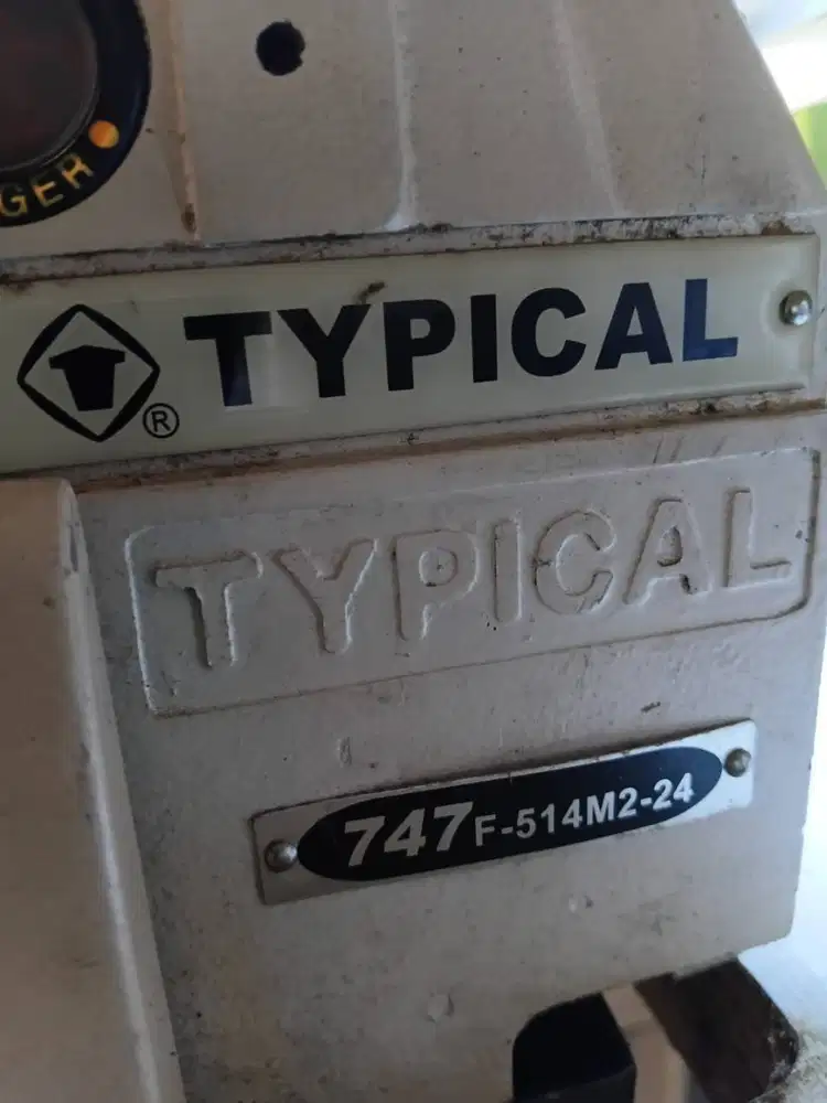 Sepaket - Mesin Jahit dan Mesin Obras Merk Typical